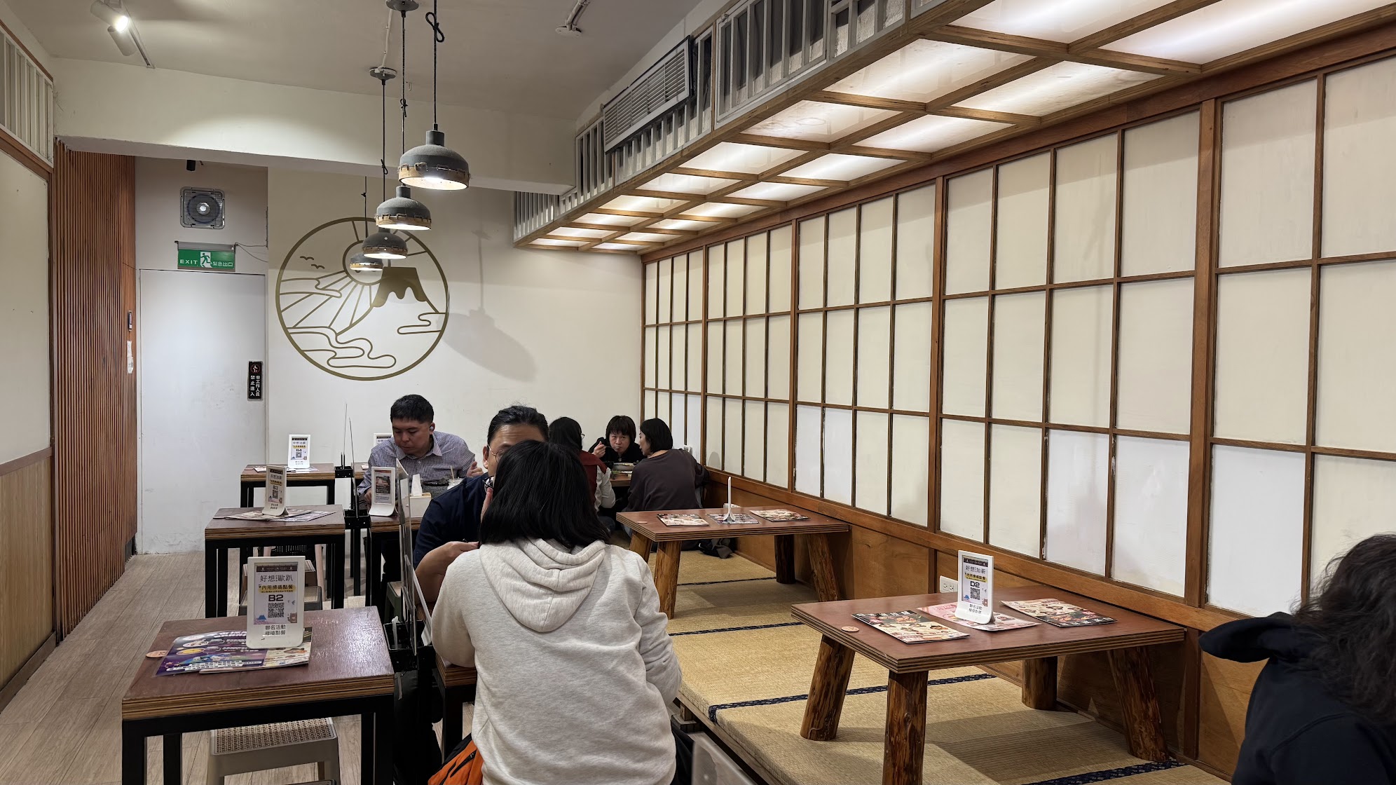 people sitting at vegan restaurant in taipei japanese