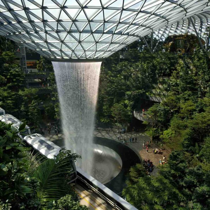 rain vortex waterfall changi airport