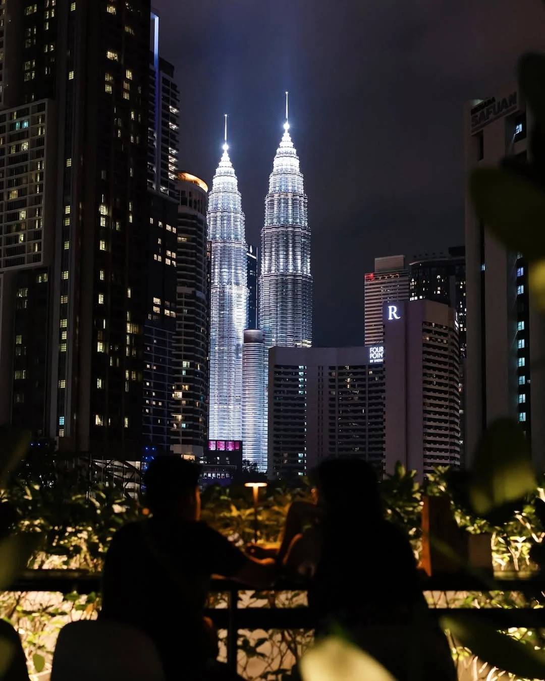 Views of the Twin Towers from Terrasse