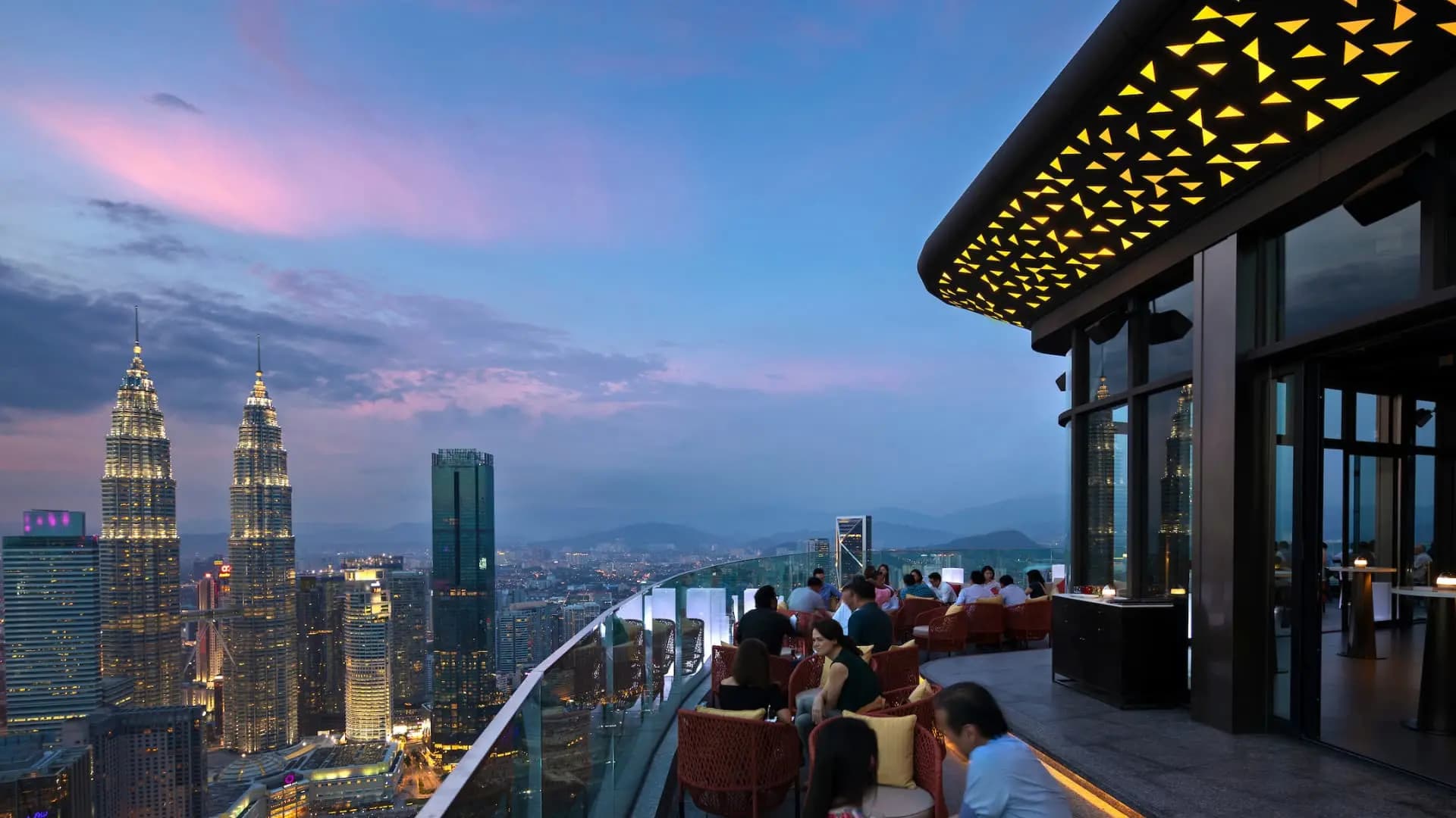 Feel above the city at Vertigo