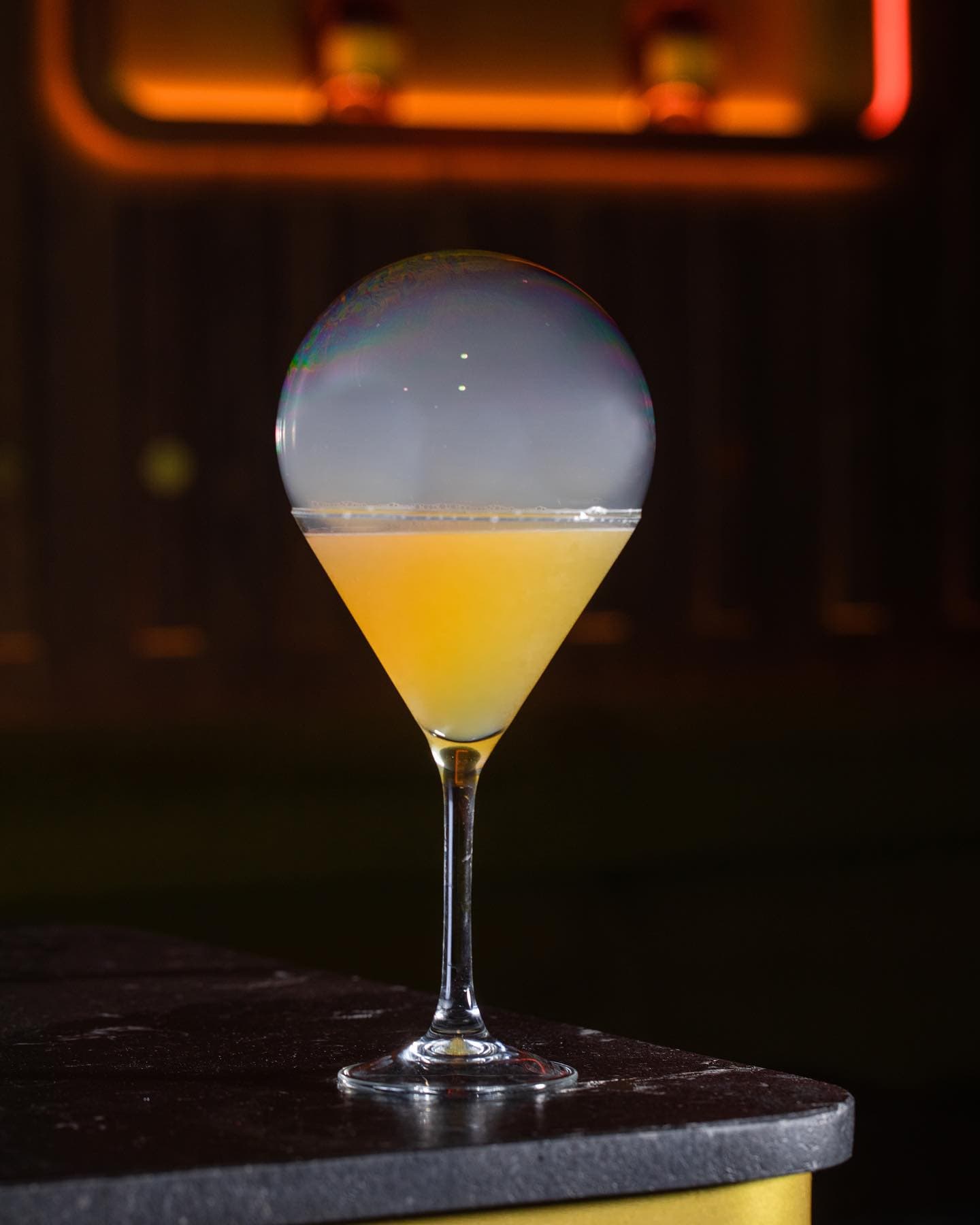 The alcohol-free '1925' with its rosemary bubble