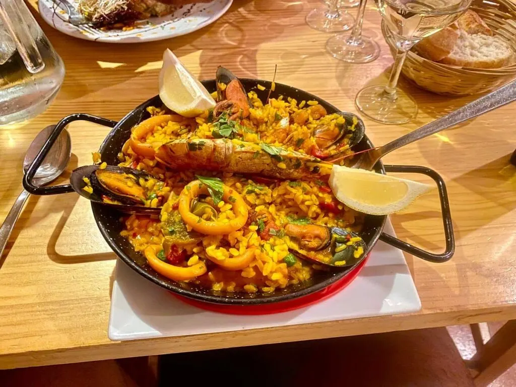Paella at Taberna El Sur de Moratín in Madrid