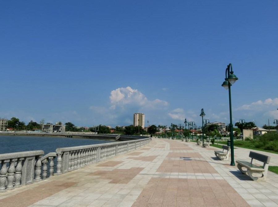 Paseo Maritimo of Bata in the daytime