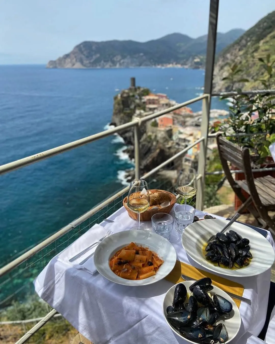 Lunch and views in Vernazza