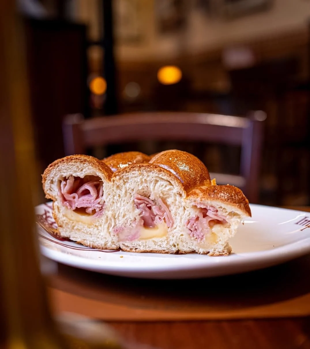 Panino Napoletano / Pagnottiello with ham and cheese