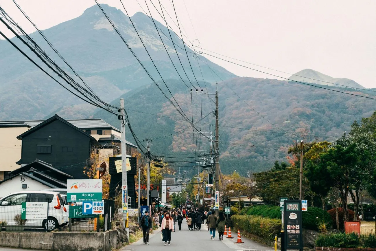 Street in Yufuin with mountain in the background
