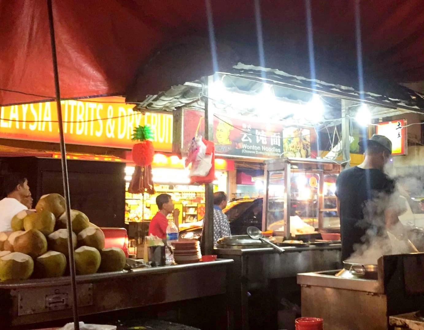 My favorite dim sum / wonton noodle street food vendor in KL
