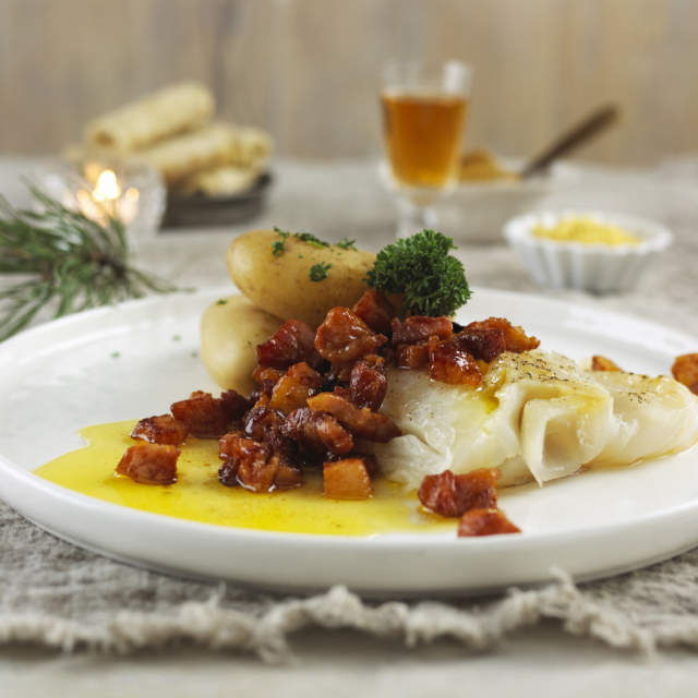 lutefisk is dried white fish served as a popular norwegian food dish 