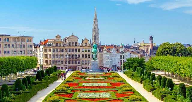 Manicured gardens of Mont Des Art