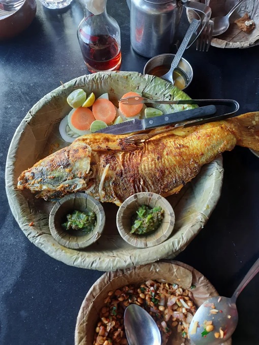Fried fish in a leaf bowl 