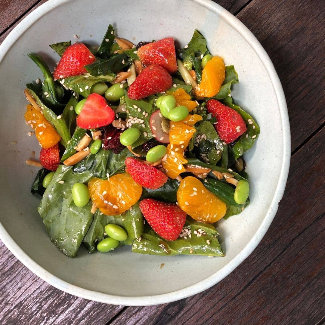 A fresh and inspiring straberry and edamame salad