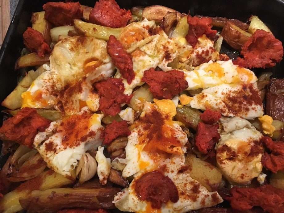 Huevos rotos (Broken eggs)