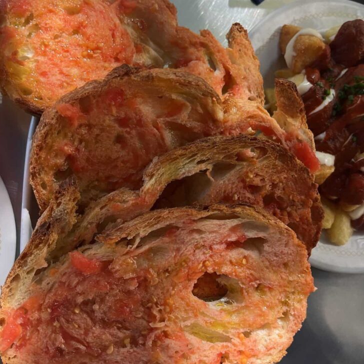 Tostada con Tomate (Toast with tomato)