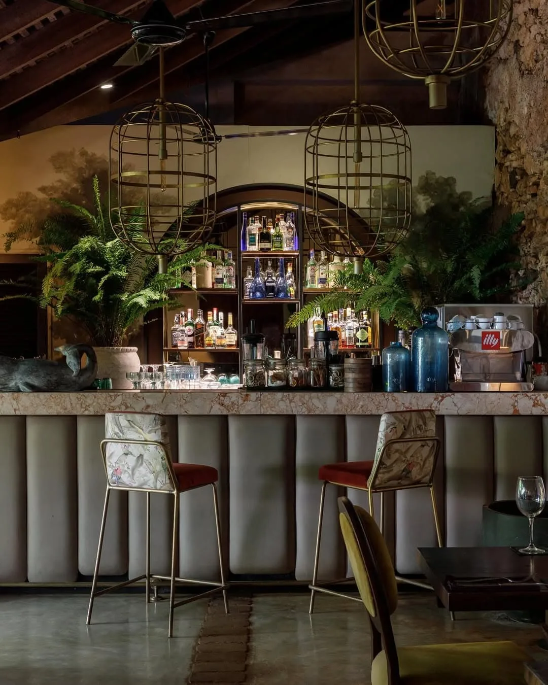 Industrial chic interiors at one of the best restaurants in Galle Sri Lanka