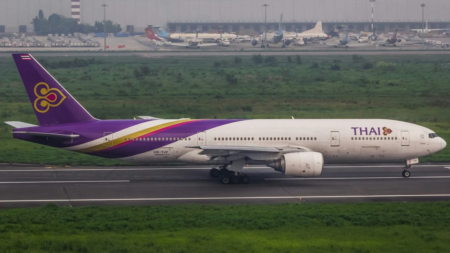 thai airways flight thailand runway