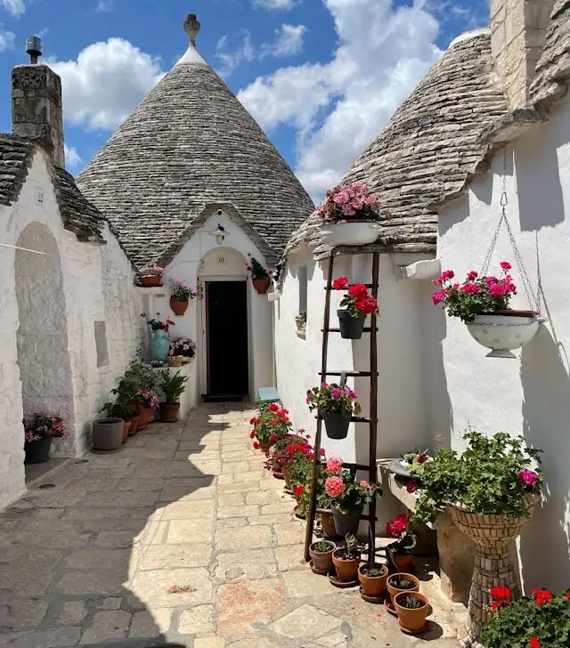 trulli houses are dry stone huts with conical roofs found in alberobello puglia italy