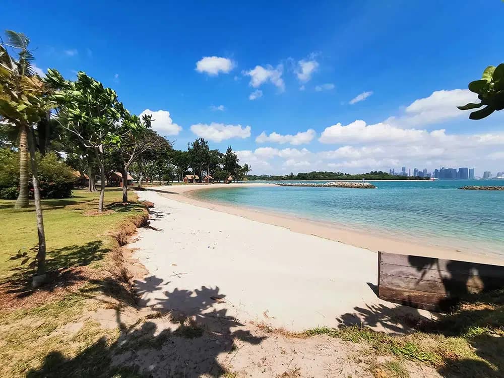 The pristine beach at Kusu Island