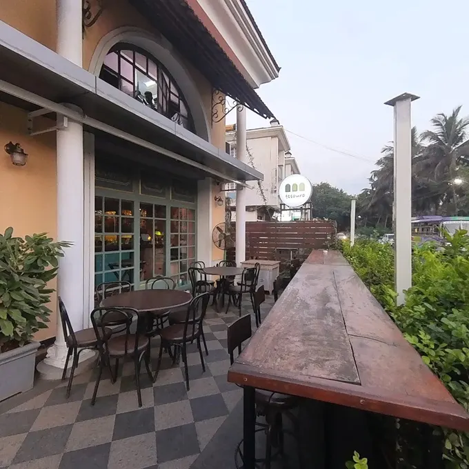 Outdoor seating at Bar Tesouro