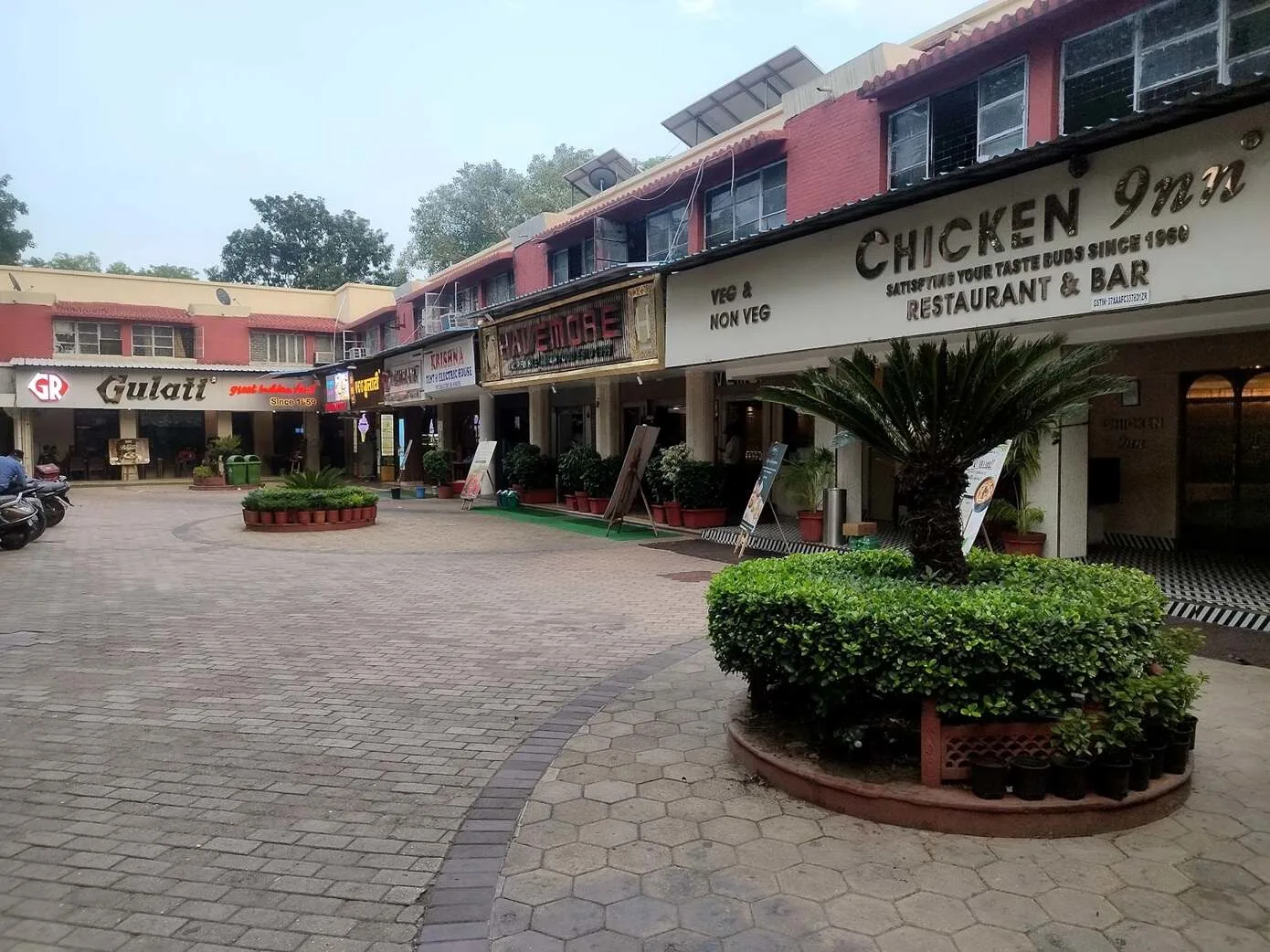 Pandara Road eateries in Delhi