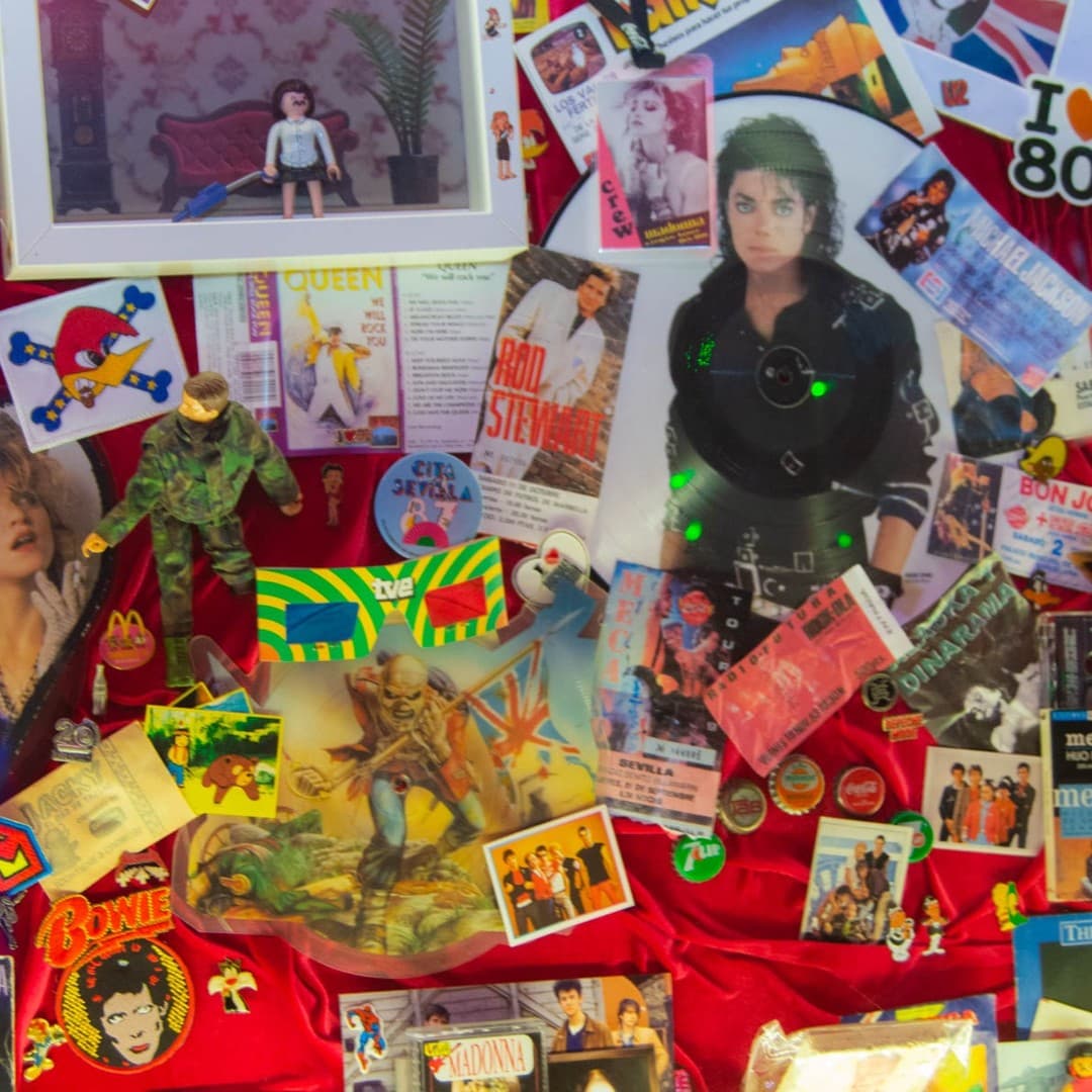 Fun wall interiors at Bar 1987