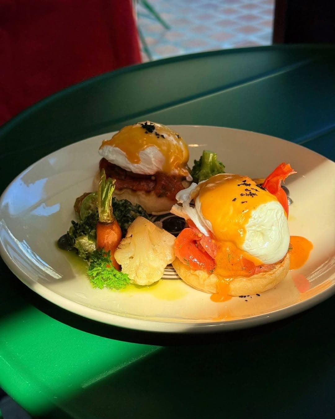 Eggs royale
