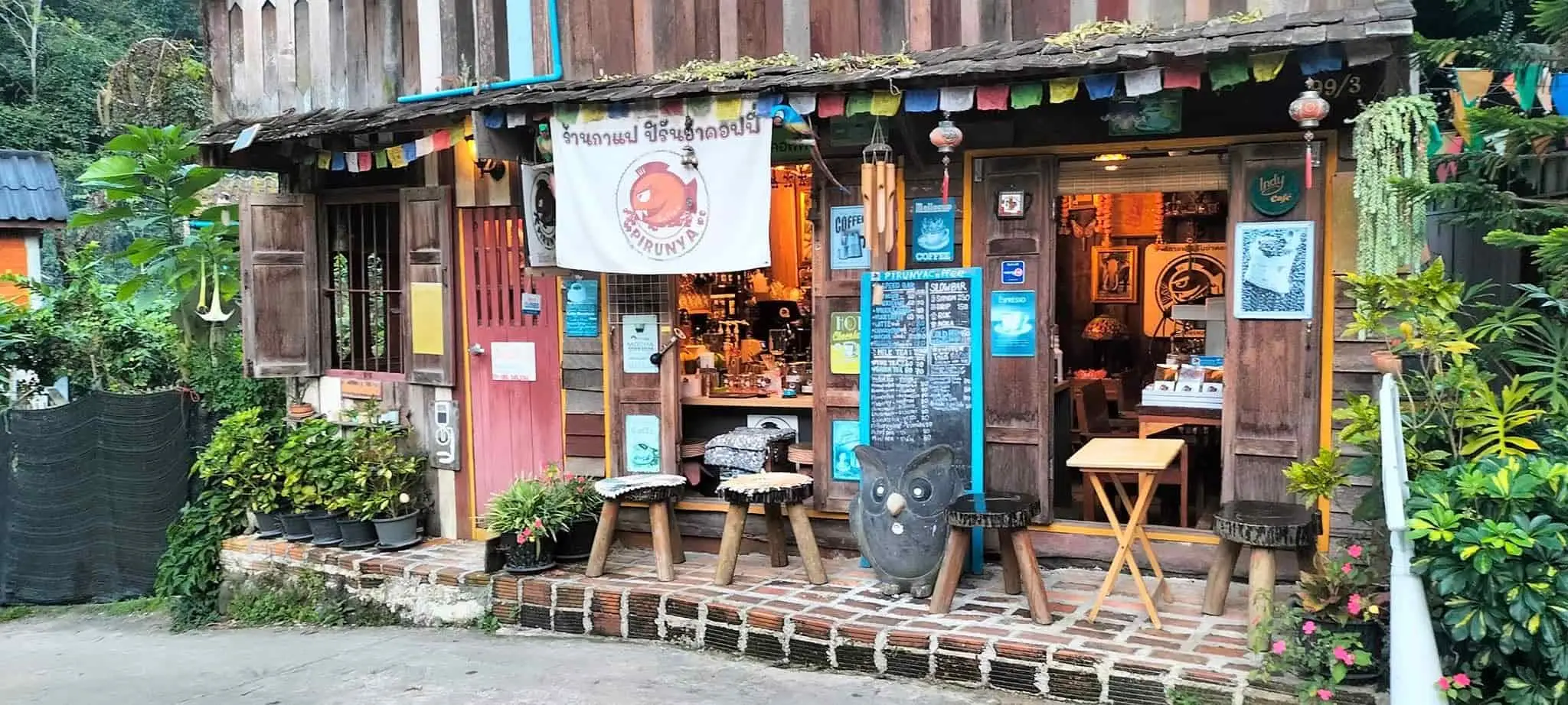 Coffee shop in the middle of Mae Kampong town