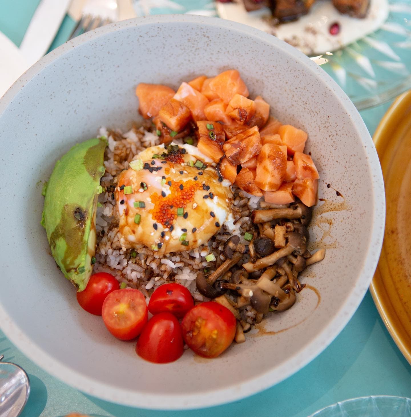 Salmon poke rice bowl