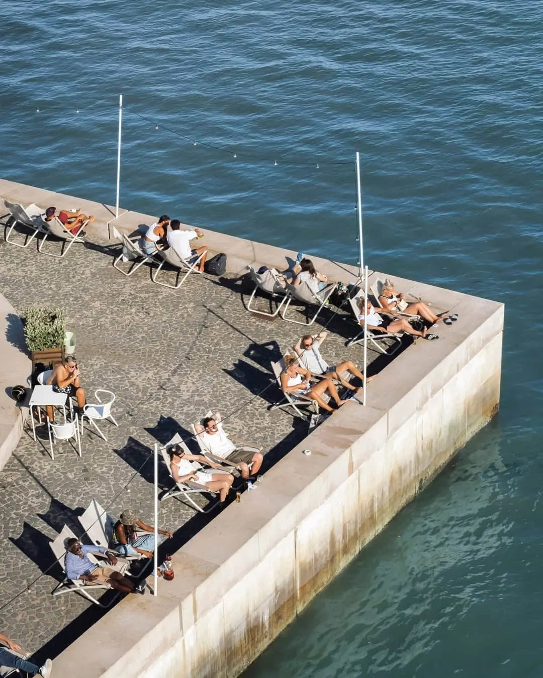 The river cafe at Ribeira das Naus