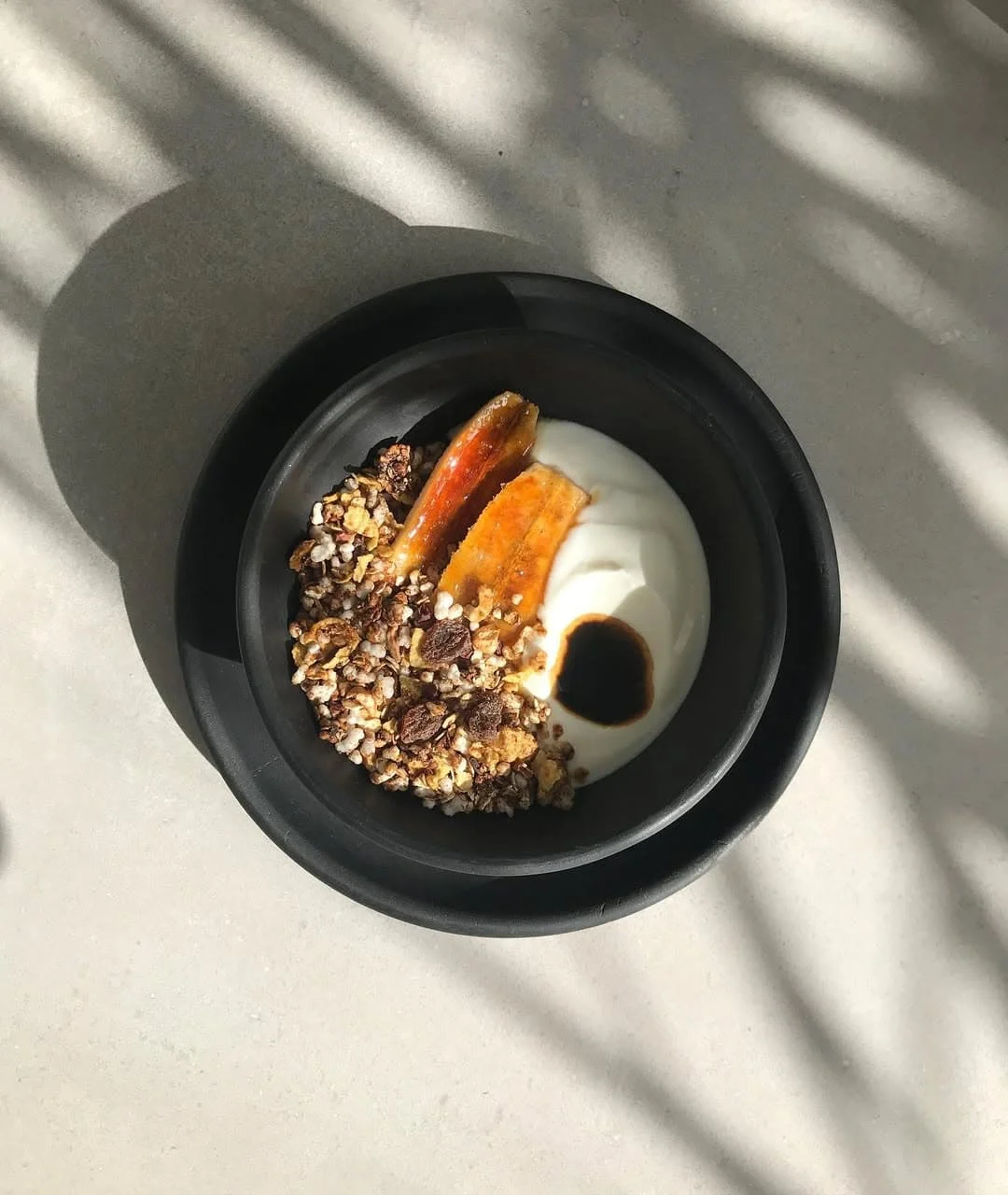 Granola with yoghurt with fruit