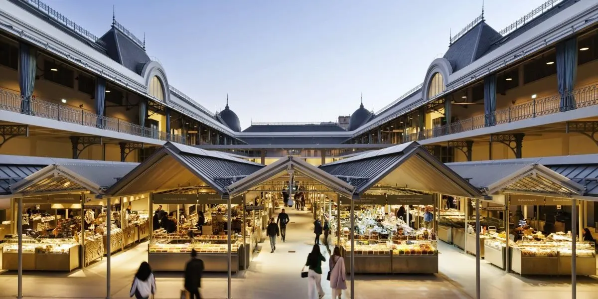 lines of stalls in bolhao market porto portugal