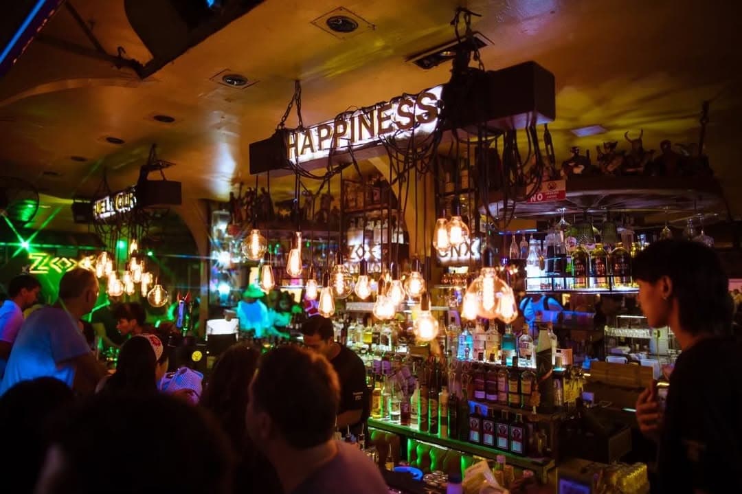 The main bar at this Zoe in Yellow