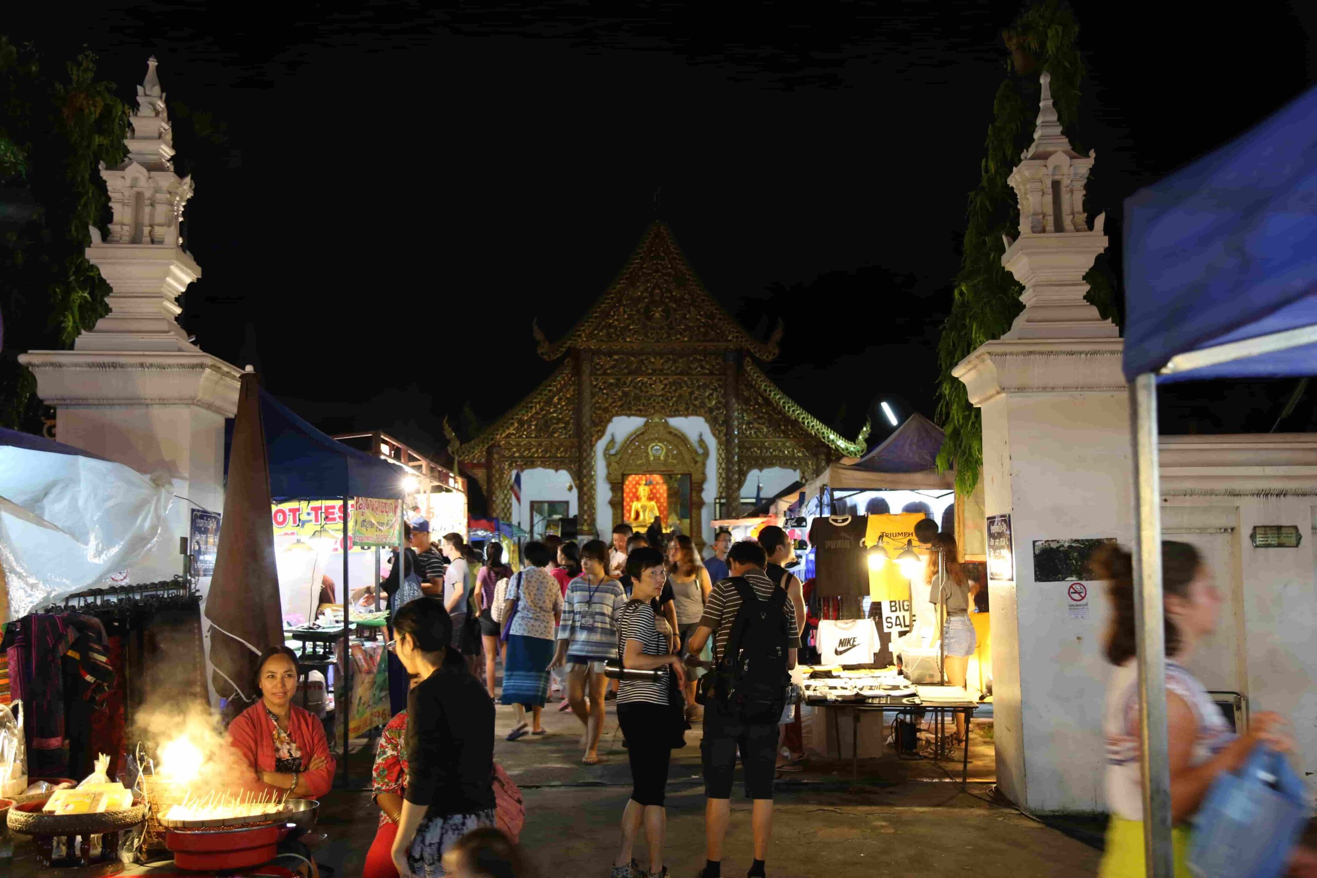 Wua Lai Walking Street