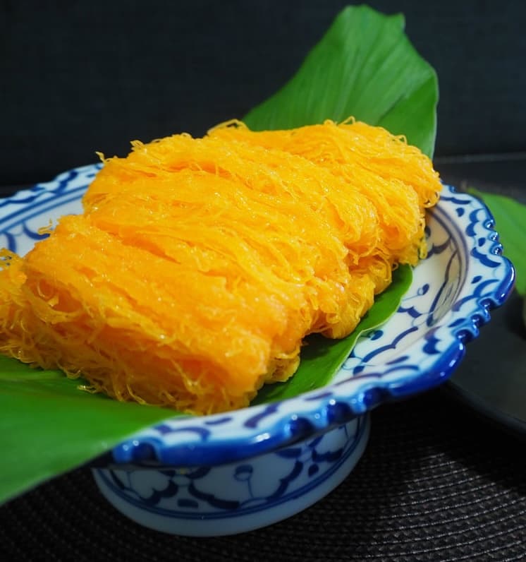 Foi Thong (Golden egg yolk thread)