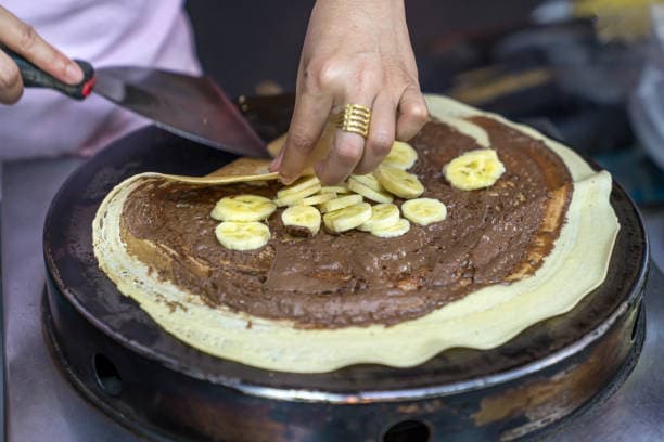 Thai pancake rotis with nutella and banana