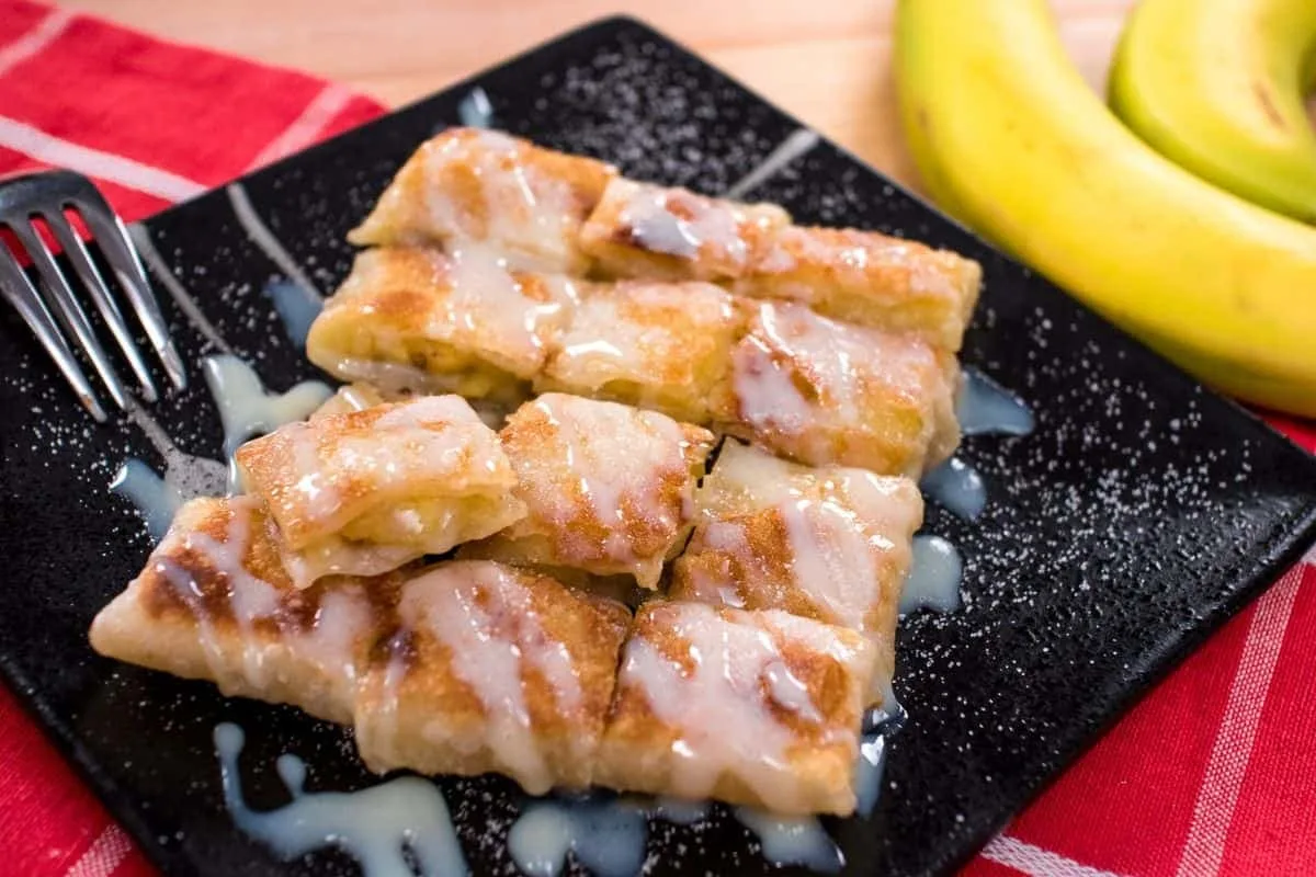 Thai pancake rotis with condensed milk