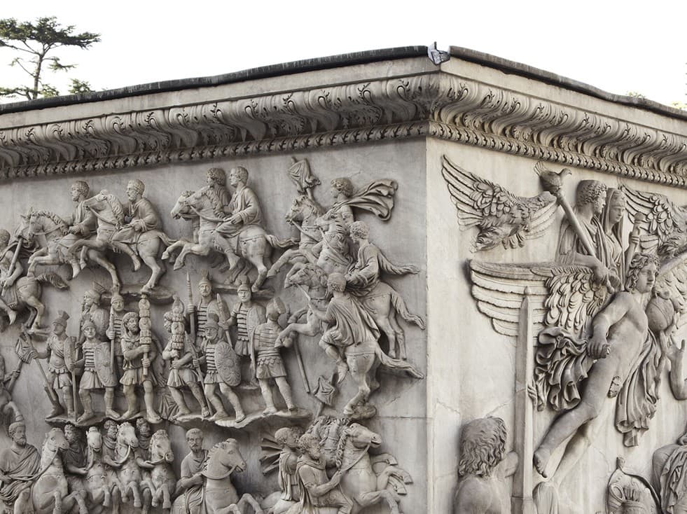 Example of the Vatican's detailed archietcture outside