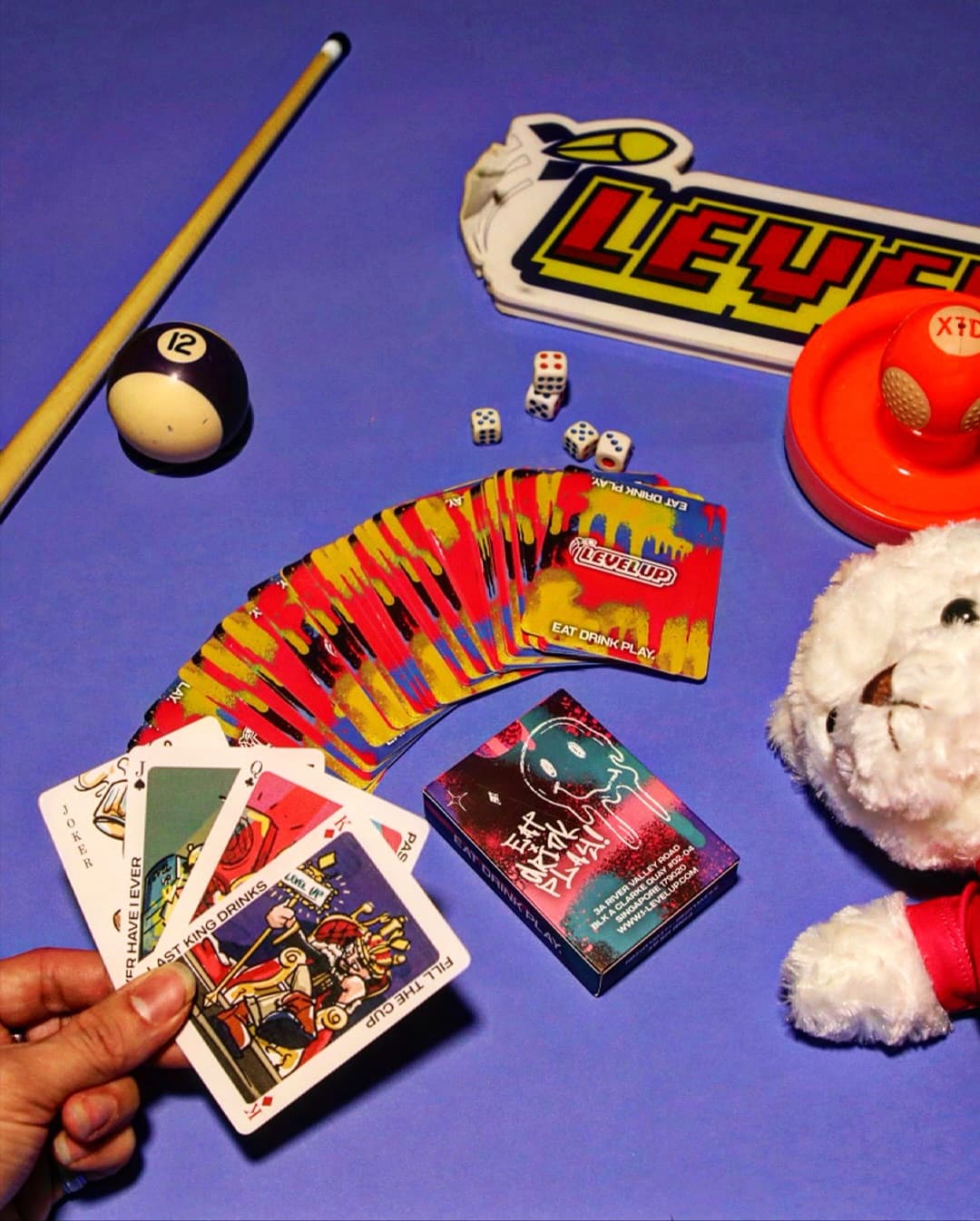 At this nightlife in Singapore spot you can have fun playing games, from pool to card games