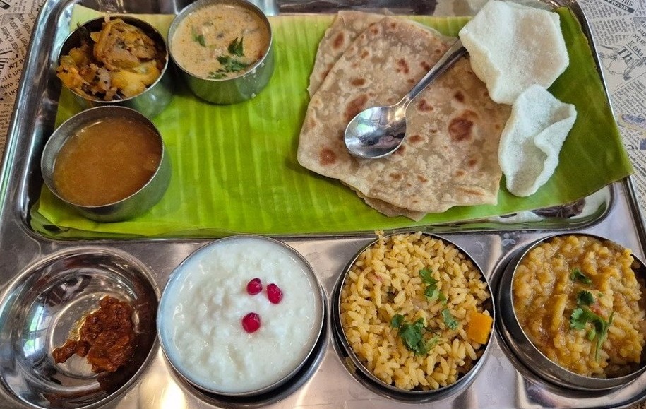 A traditional Tamilian thali in Pondicherry, India