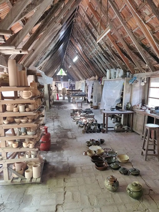 Golden Bridge Pottery in Pondicherry, India 