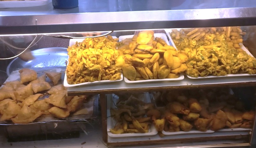 Stall selling pakoras in India