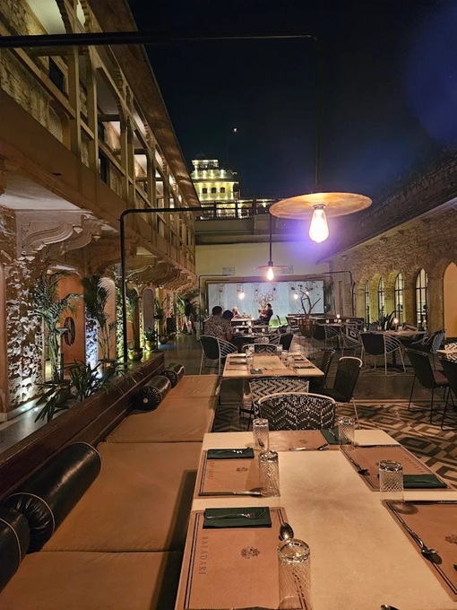 Courtyard seating at Baradari Restaurant in Jaipur, India