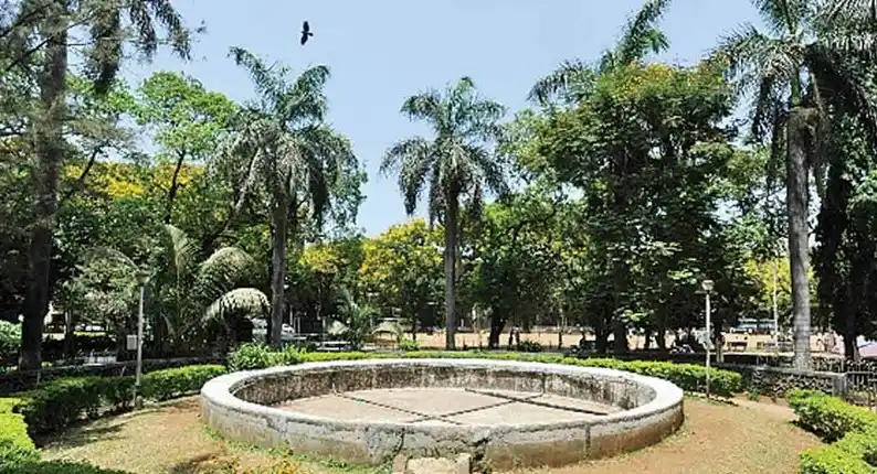 Horniman Circle Park in Mumbai, India 