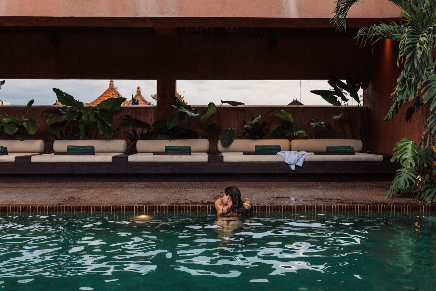 Guest pool and loungers