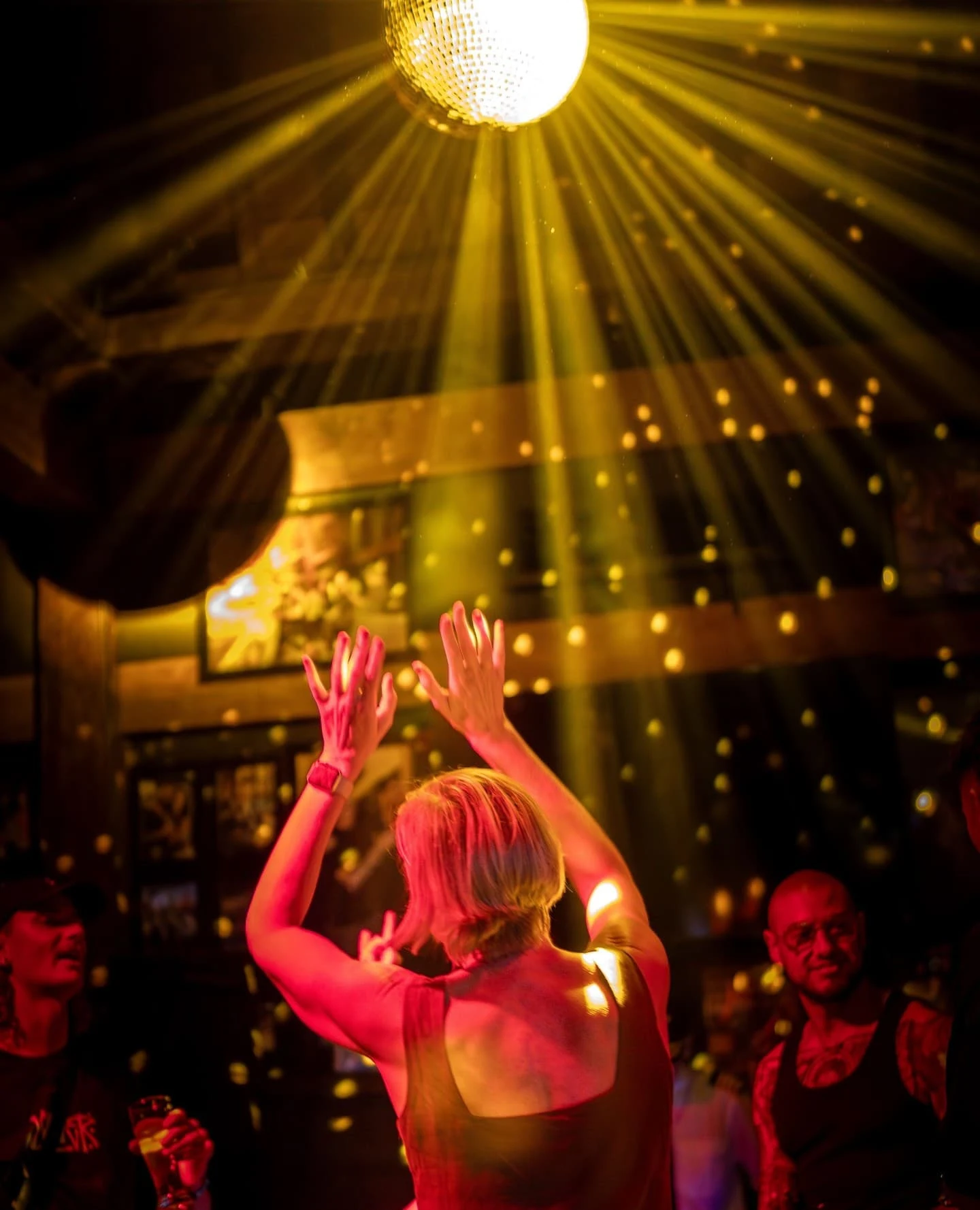 Parties at Friends Bar