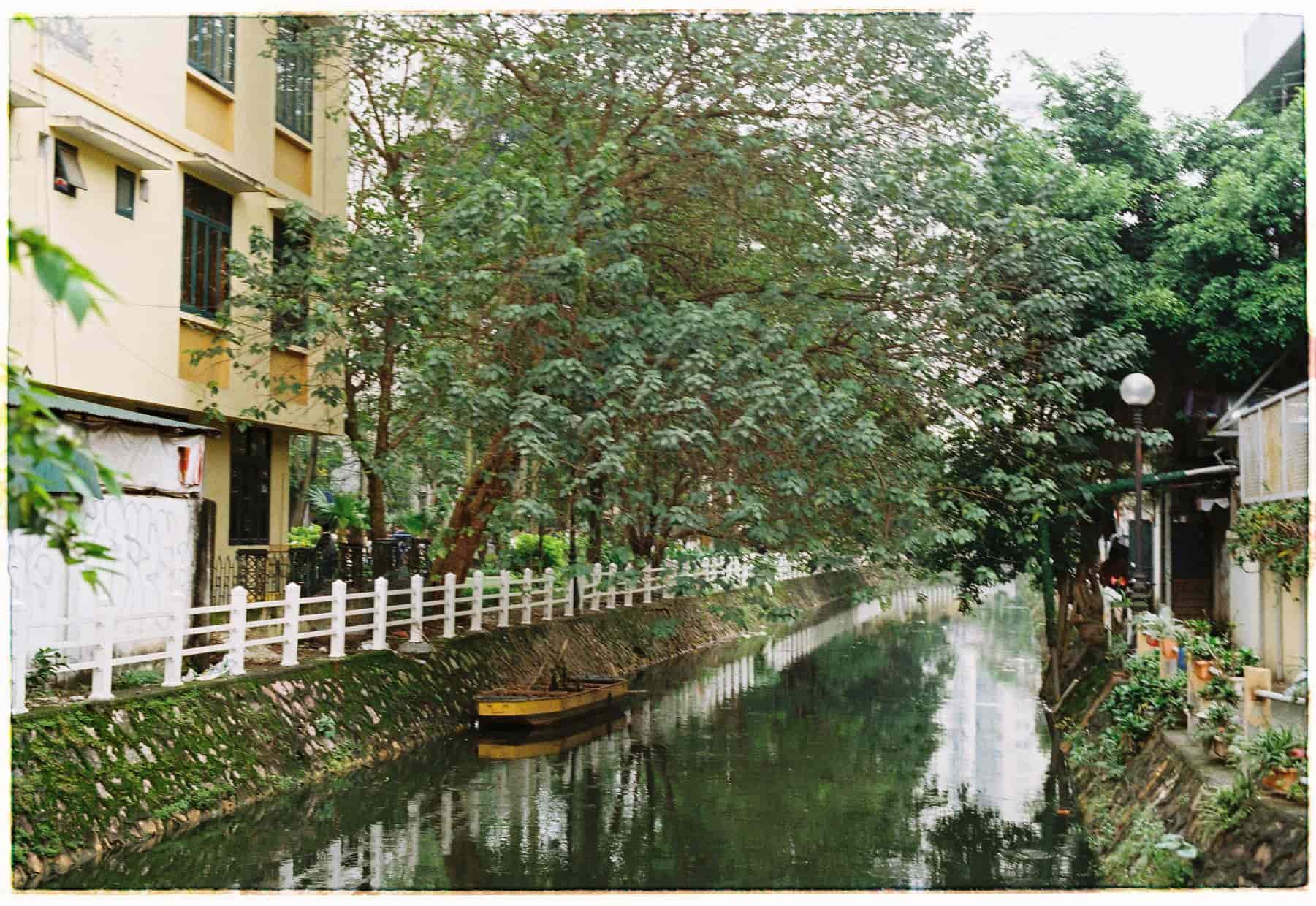 Canals running through Truc Bach