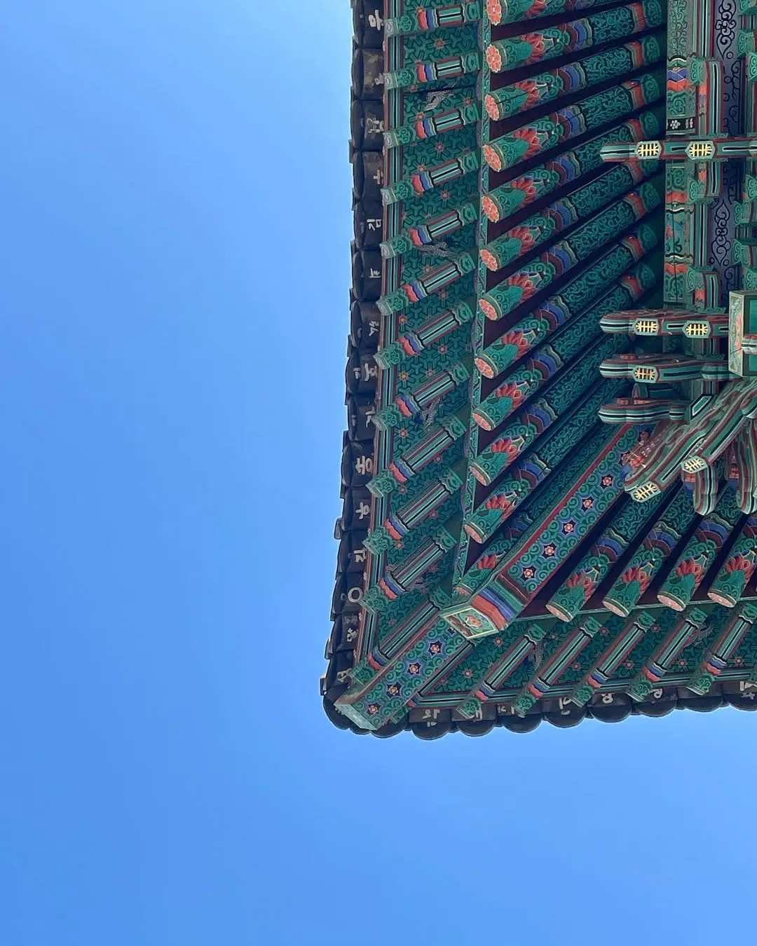 Decorative temple rooftop