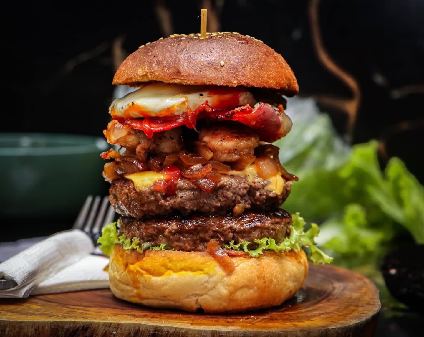 Double-patty burger and egg