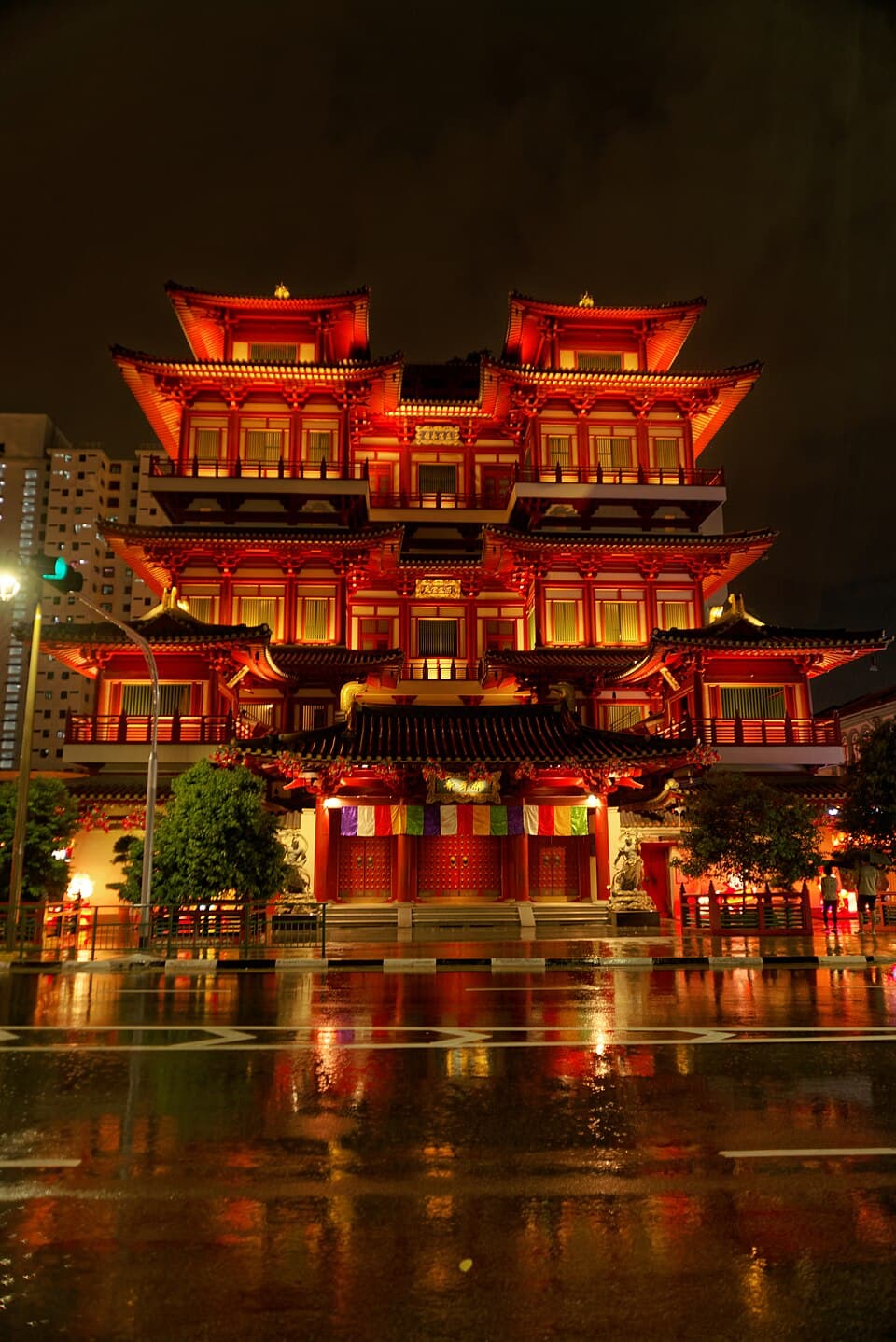 Buddha Tooth Replic Temple and Museum lit up at night