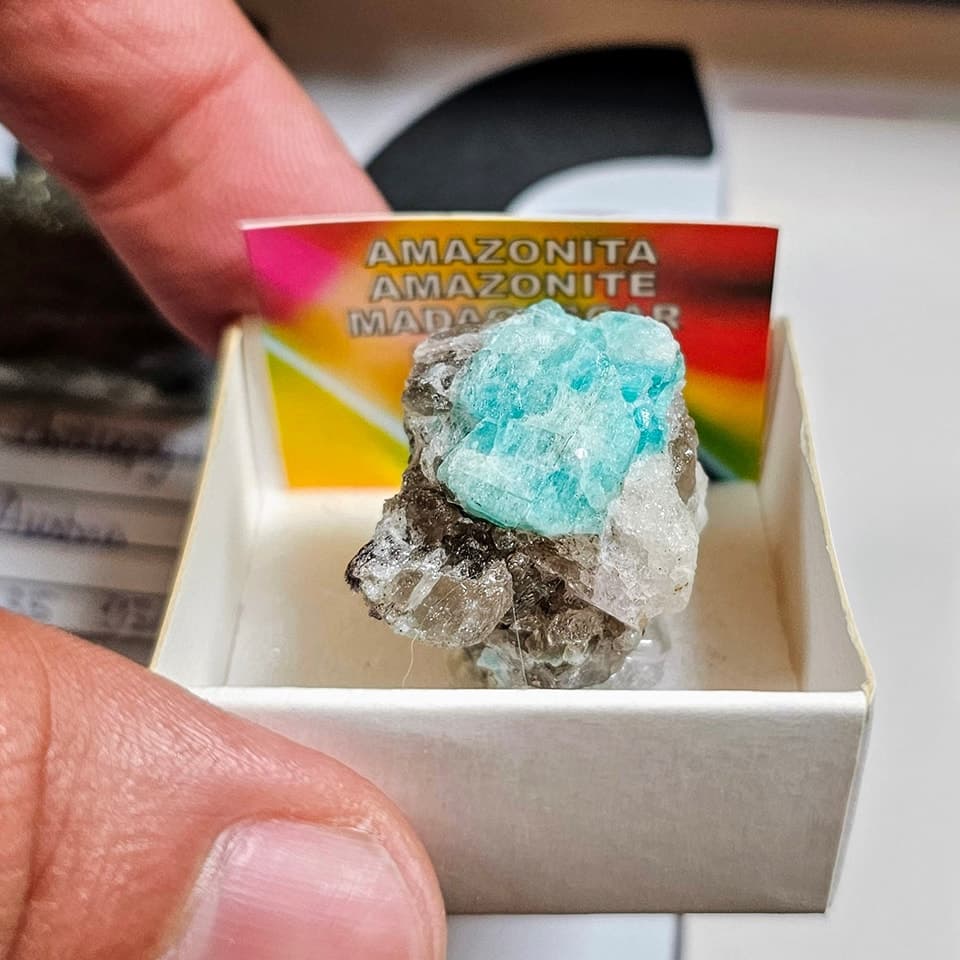 Amazonita crystal on display