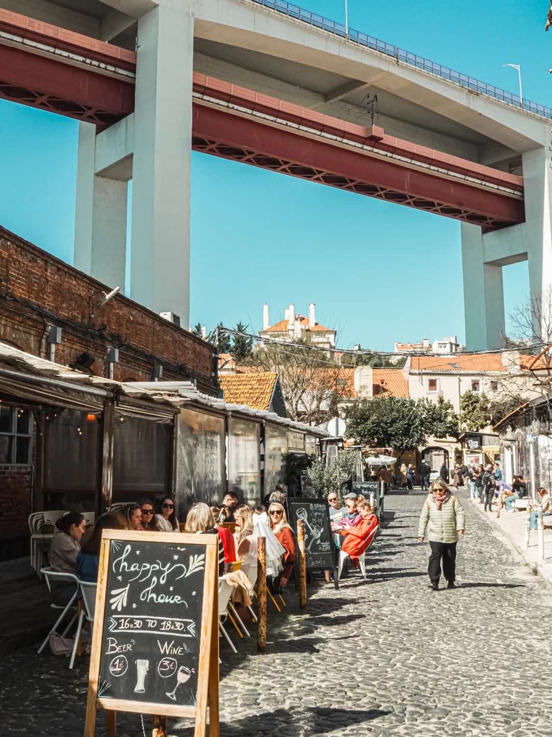 Restaurant under the pass